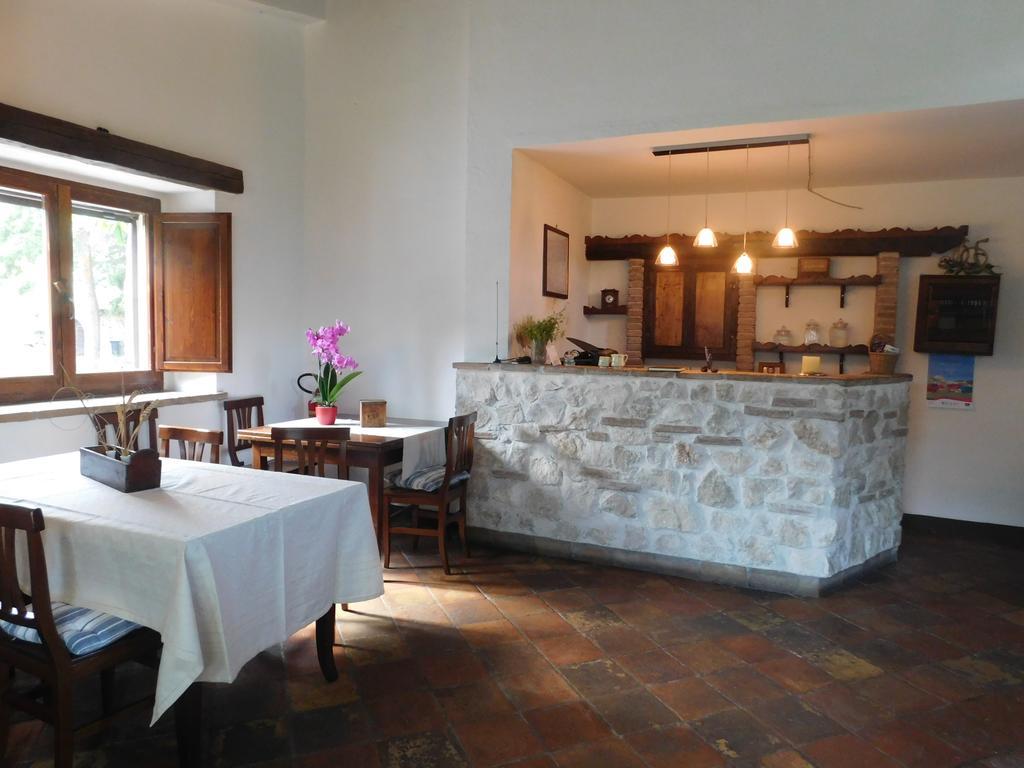 Locanda Sul Lago Санто-Стефано-ді-Сессаніо Екстер'єр фото